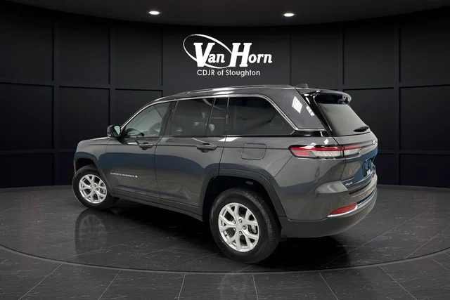Used 2023 Gray Metallic Jeep Limited image 5