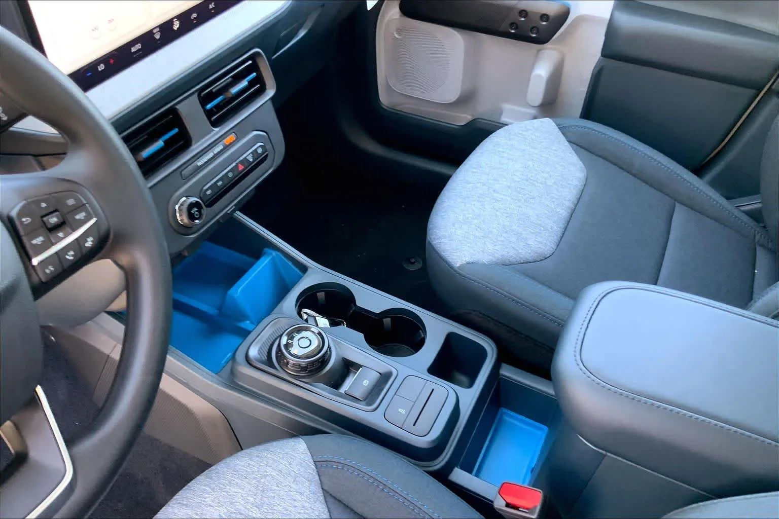 New 2026 Oxford White Ford XLT image 10