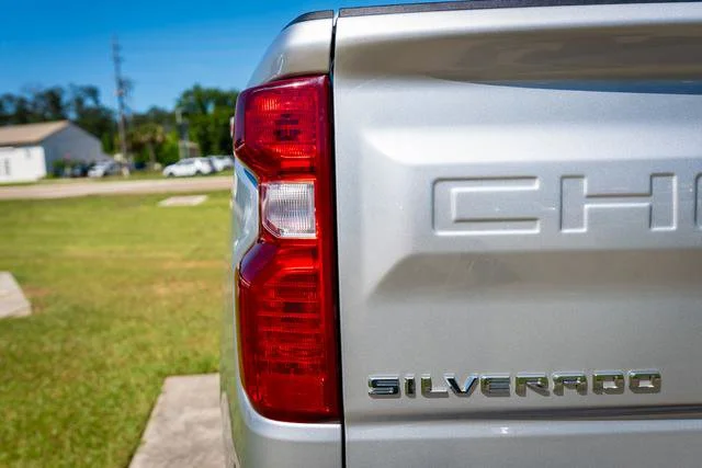 Used 2022 Silver Ice Metallic Chevrolet LT image 16