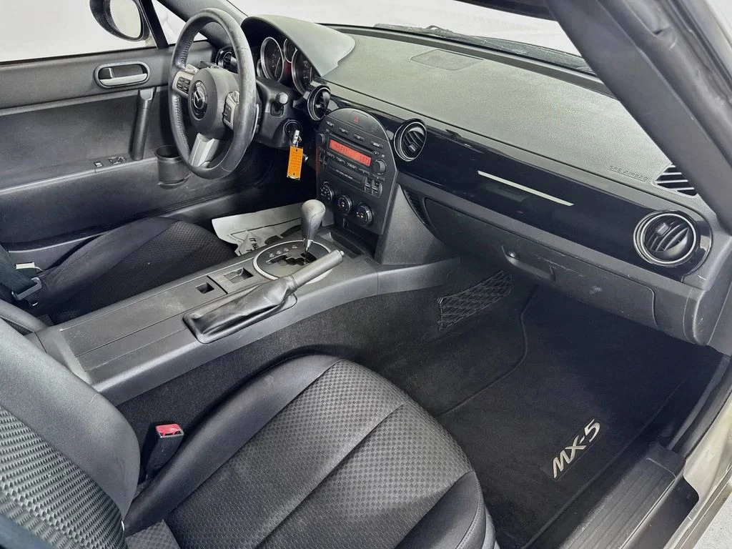 Used 2007 Silver Mazda Sport image 29