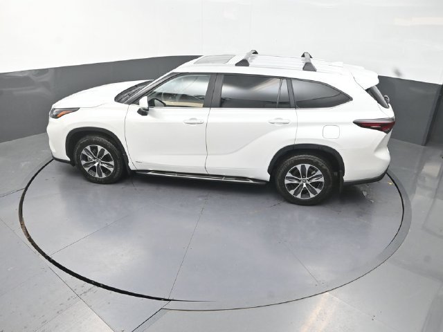 Used 2026 Beige Toyota XLE image 26