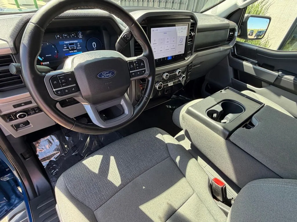 Used 2025 Blue Ford XLT image 8