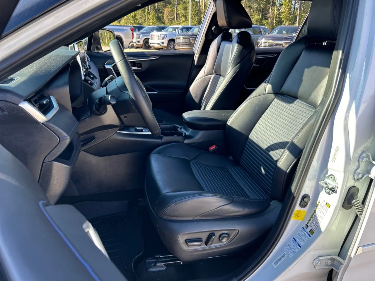 Used 2019 White Toyota Hybrid XSE image 18