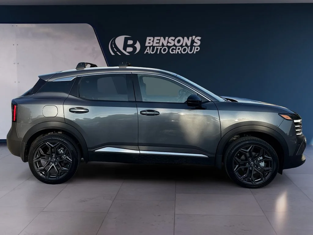 New 2027 Gray Nissan SR image 6