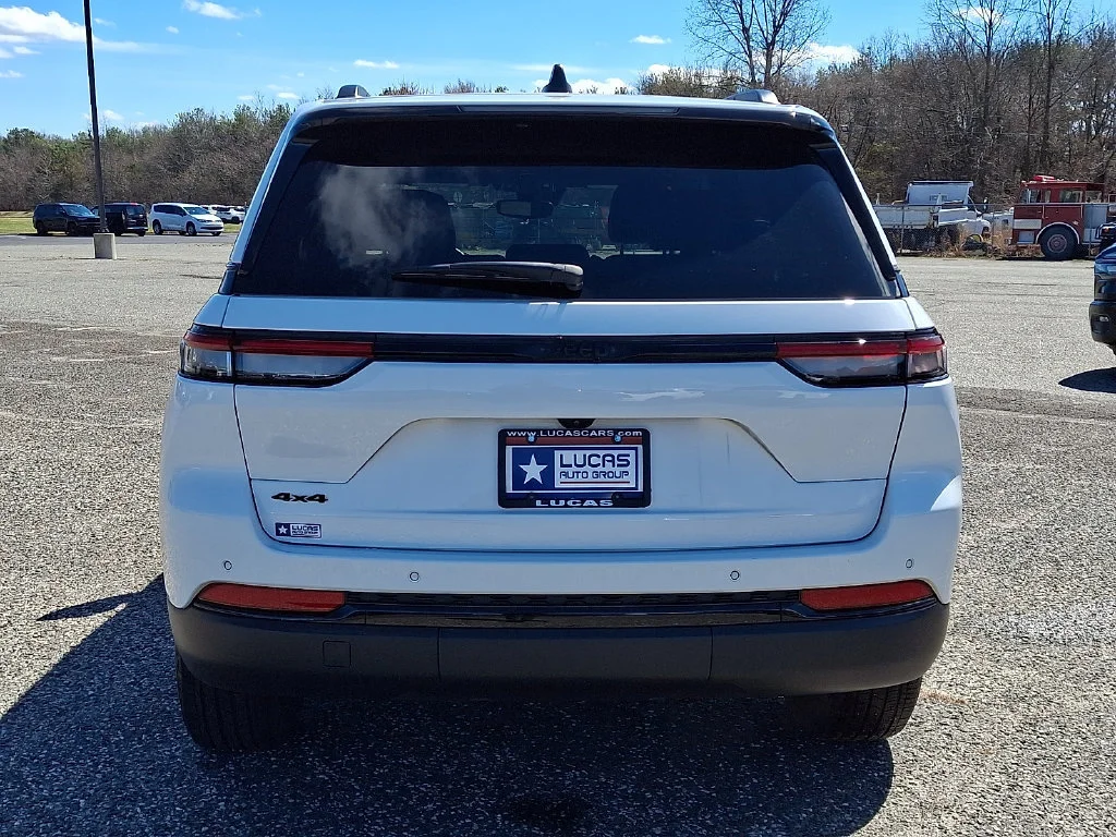 Certified Used 2024 Bright White Clearcoat Jeep Altitude X image 10