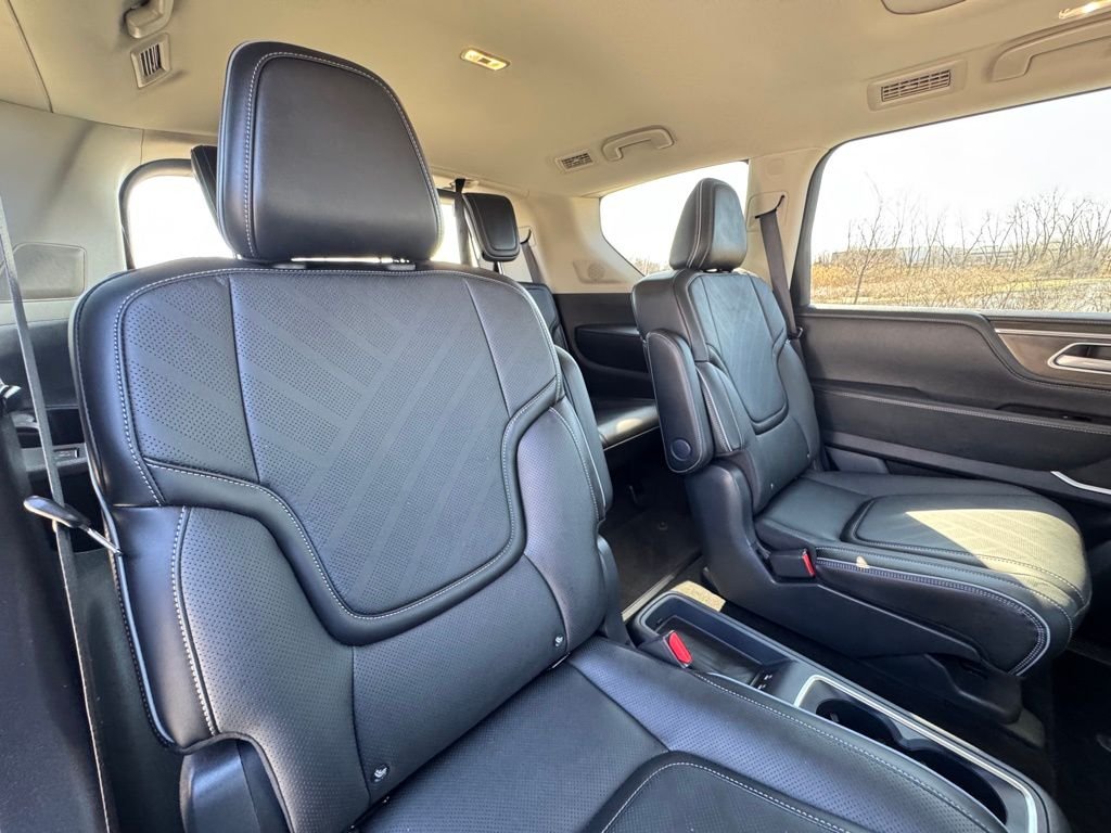 Certified Used 2026 Black Obsidian INFINITI LUXE image 27