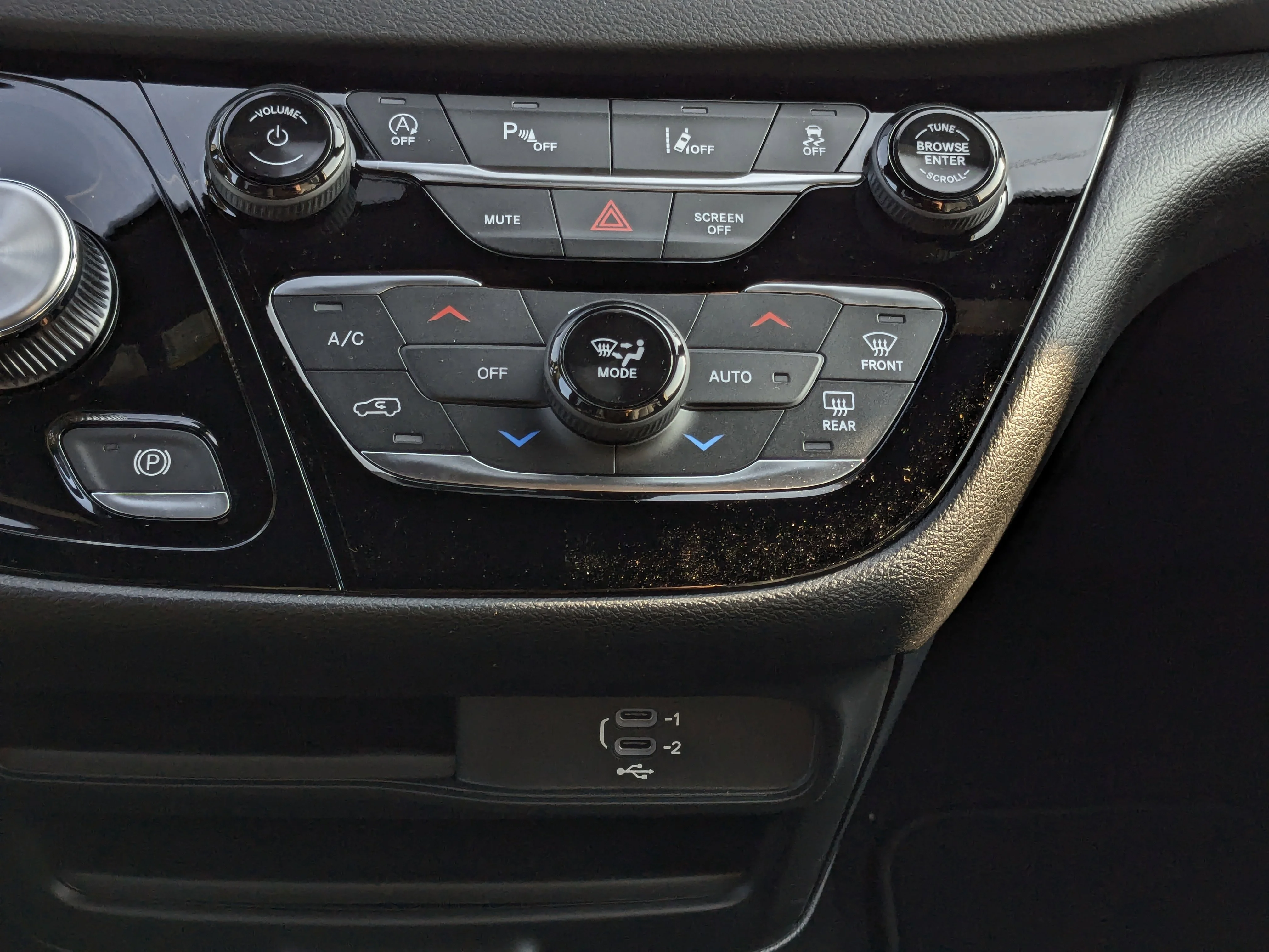 New 2026 Silver Chrysler SXT - Power Liftgate - Power Sliding Doors - Leather - Remote Starter & Tons More! image 23