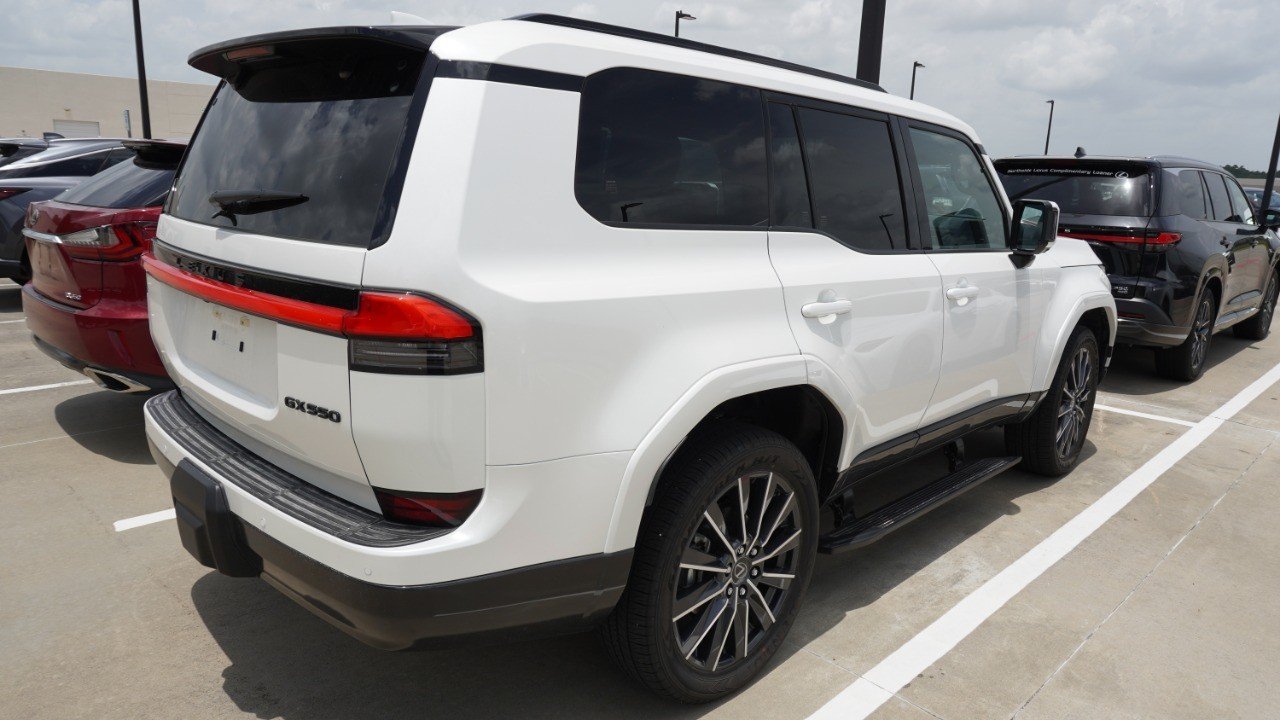 Used 2026 White Lexus GX 550 Luxury image 5
