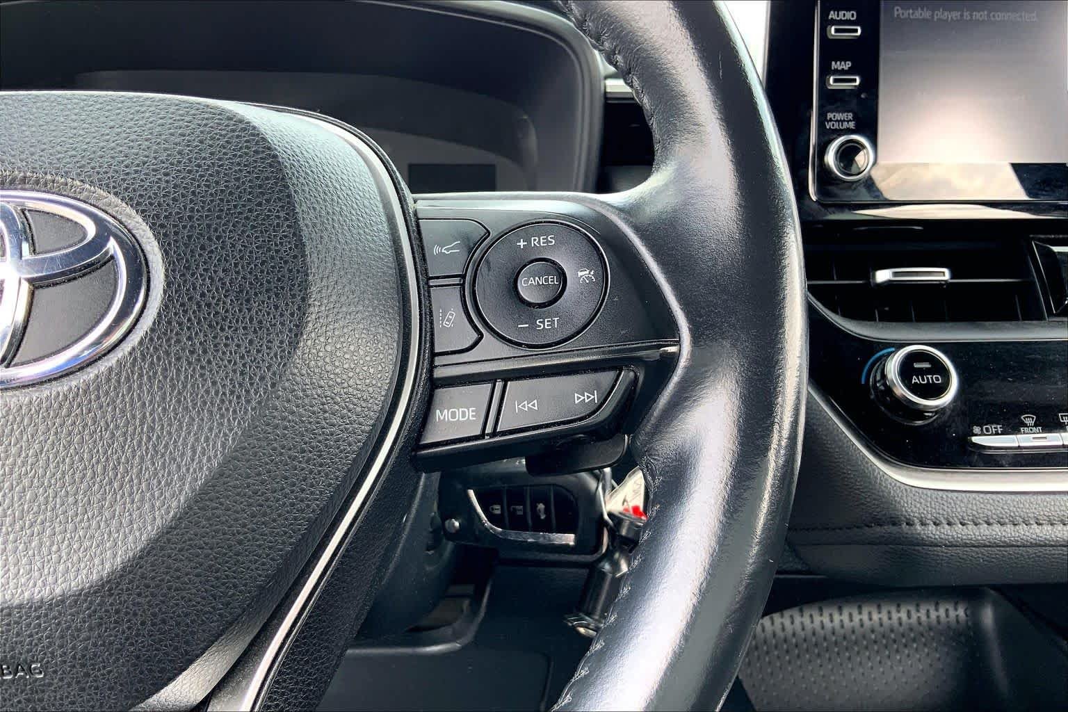 Used 2020 Classic Silver Metallic Toyota SE image 24