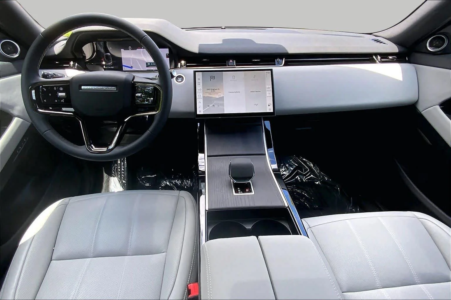 Used 2026 Seoul Pearl Silver Metallic Land Rover Core S image 15