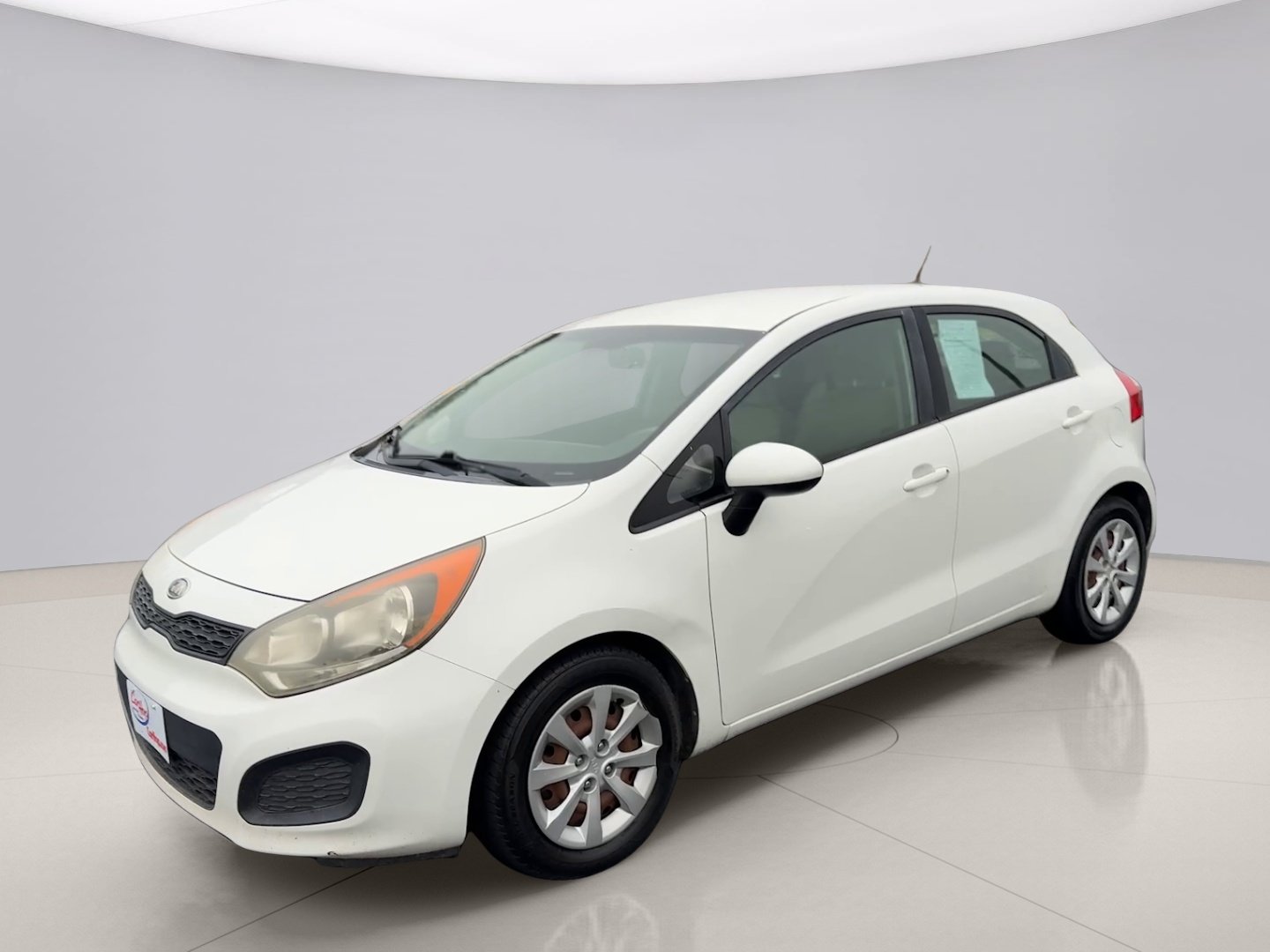 Used 2012 White Kia EX image 1
