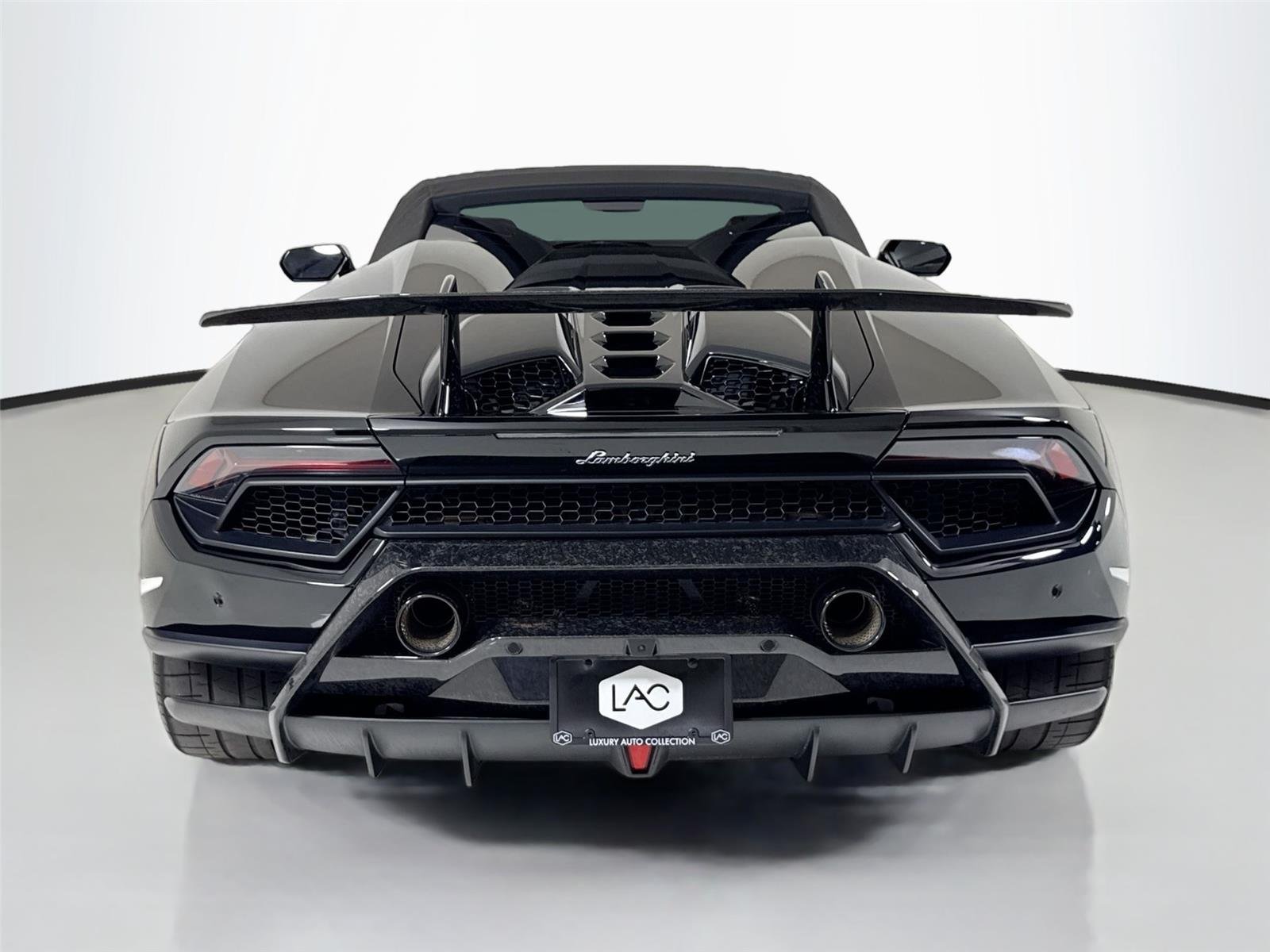 Used 2018 Nero Noctis Lamborghini Performante Spyder | Carbon Buckets | Branding Pkg image 51