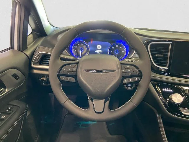 New 2026 White Chrysler Limited image 13