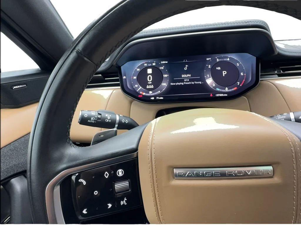 Used 2024 Blue Land Rover SE image 40