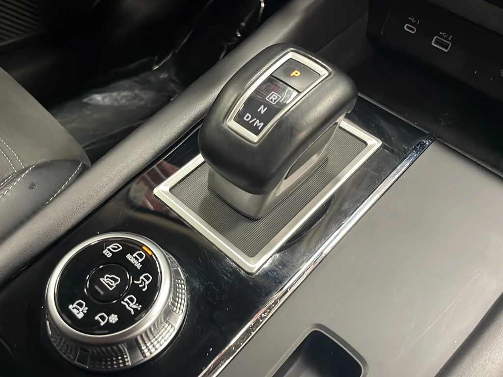 Used 2024 Black Mitsubishi SE image 37