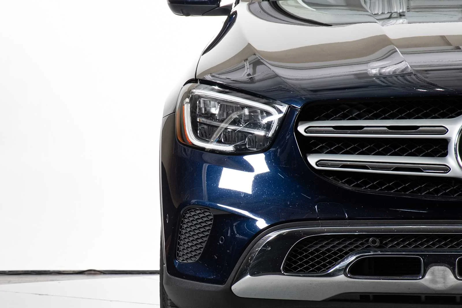 Used 2022 Lunar Blue Metallic Mercedes-Benz GLC 300 image 10
