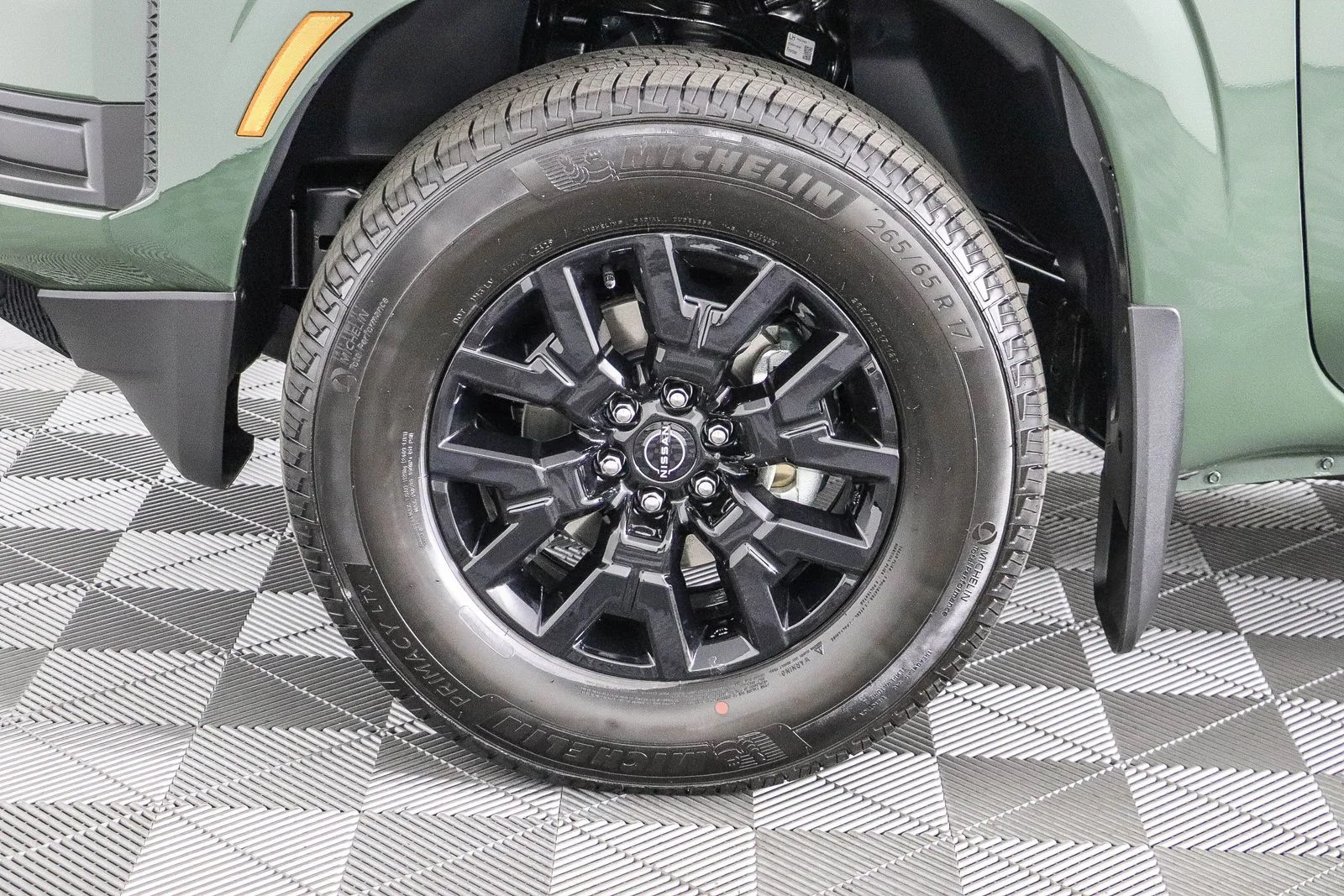 New 2027 Green Nissan SV image 11