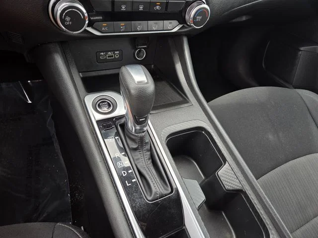 Used 2022 Cloud White Nissan SV image 12