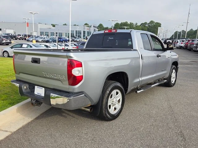 Used 2018 Silver Toyota SR5 image 12