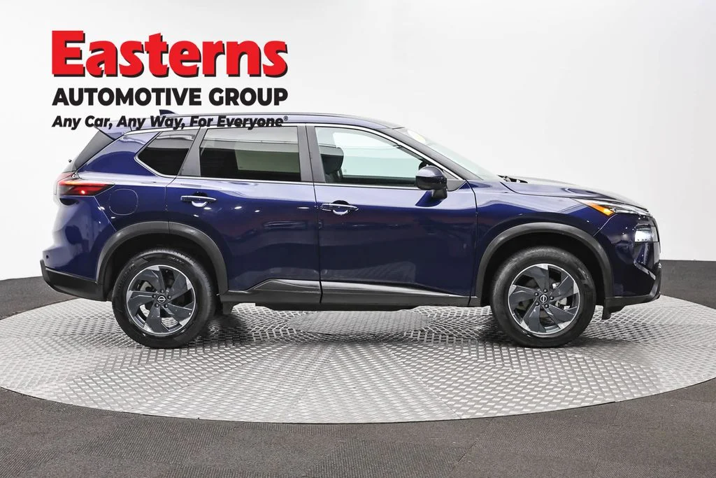 Used 2024 Blue Nissan SV image 4