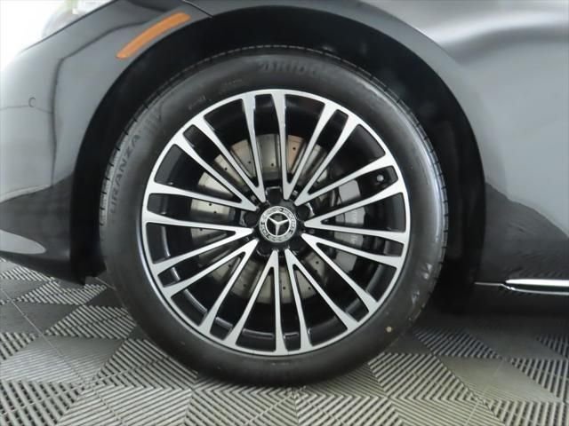 New 2026 Obsidian Black Metallic Mercedes-Benz S 580e image 32