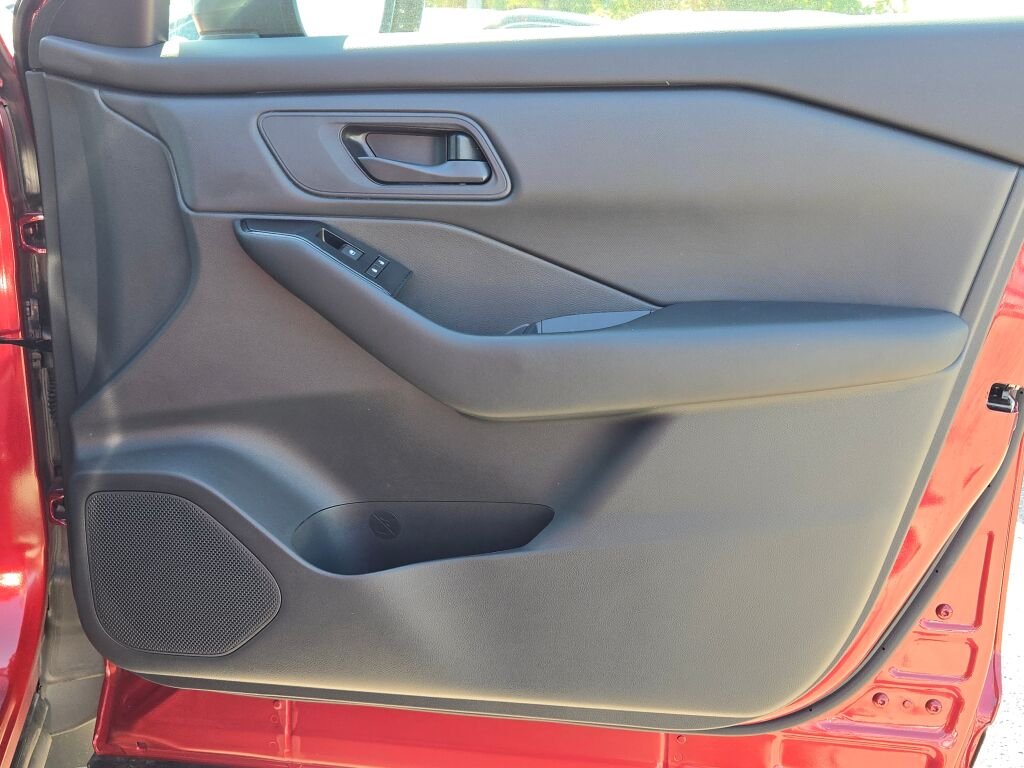 2025 Nissan Rogue S - Photo 8