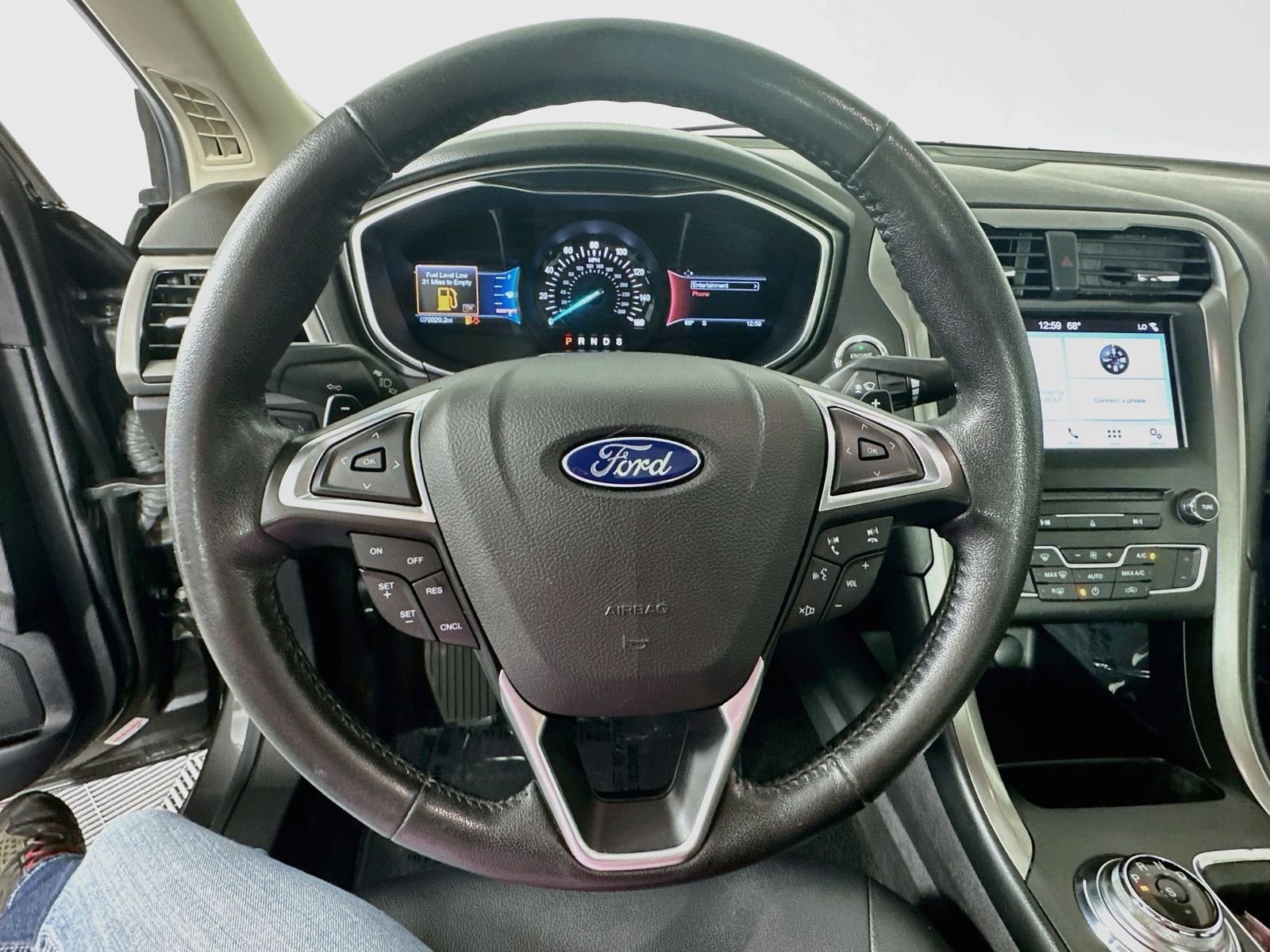 Used 2017 Magnetic Ford SE image 12