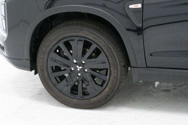 New 2027 Labrador Black Pearl Mitsubishi 2.0 LE 2WD image 13