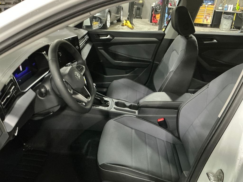 New 2026 White Volkswagen 1.5T SE image 9