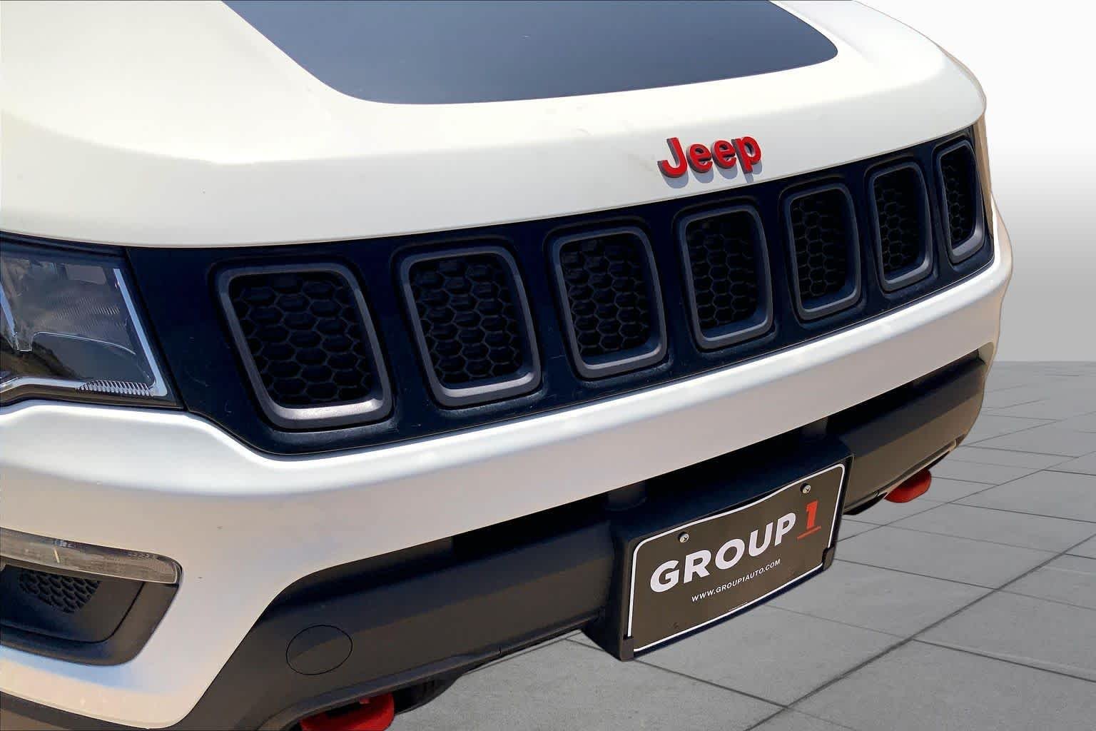 Used 2019 White Clearcoat Jeep Trailhawk image 36