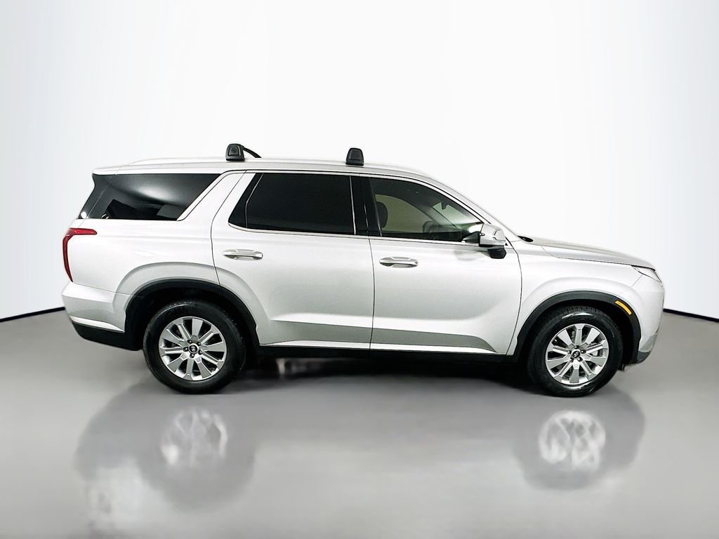 Used 2023 Silver Hyundai SEL image 4