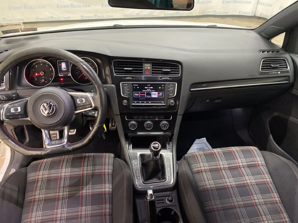 Used 2016 White Volkswagen S image 11