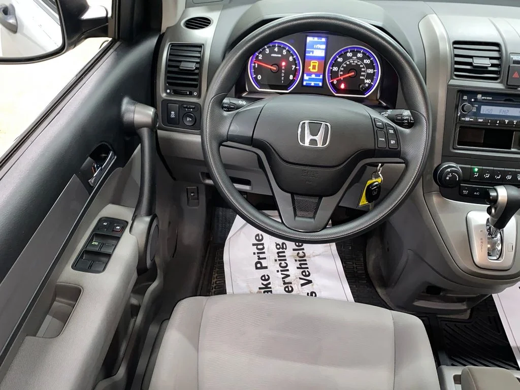 Used 2011 White Honda LX image 21