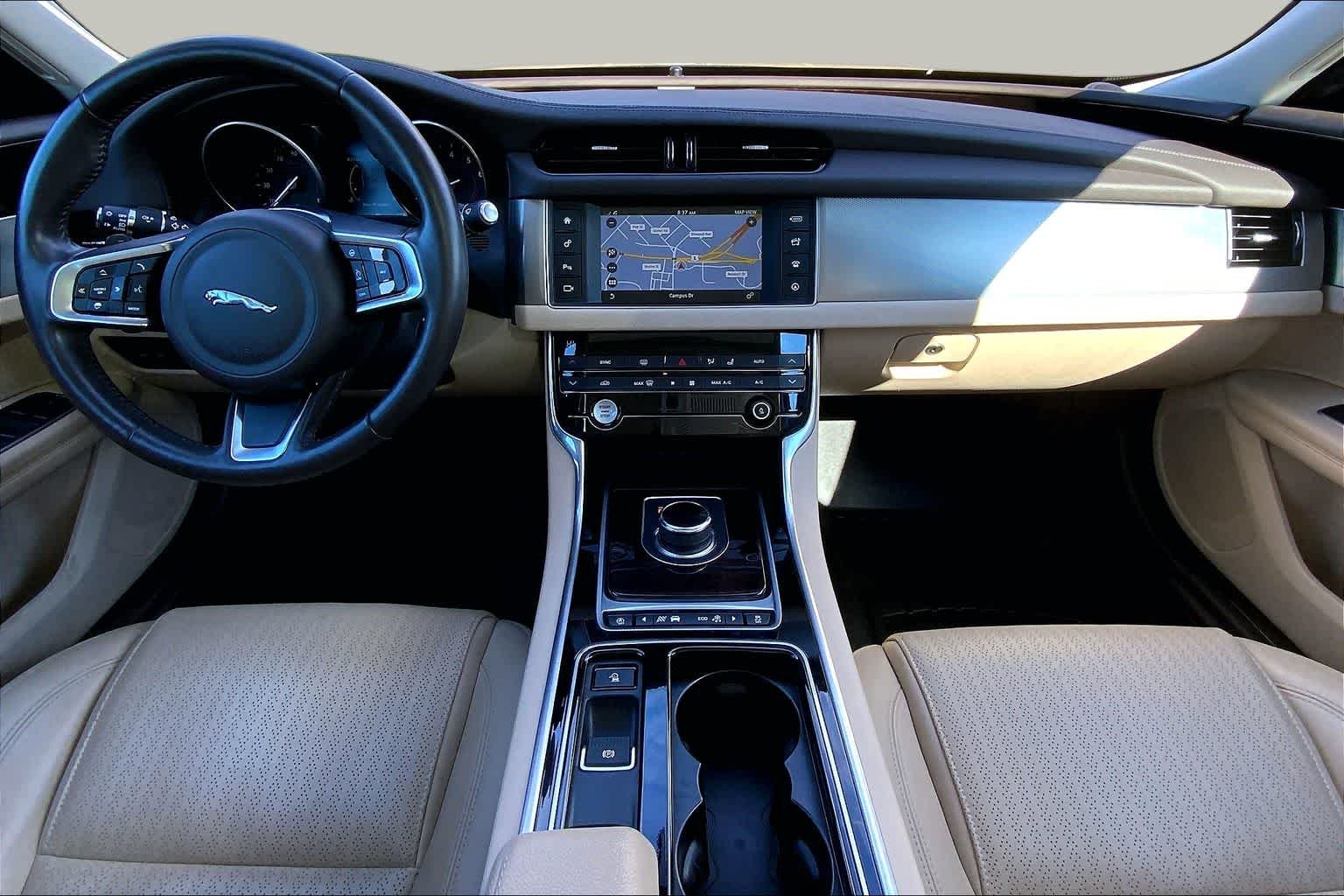 Used 2018 Loire Blue Metallic Jaguar 35t Prestige image 16