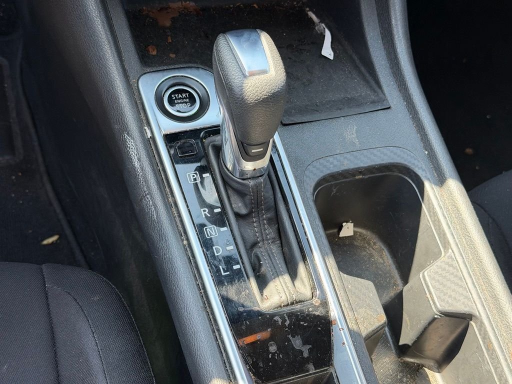 Used 2020 Gray Nissan S image 18
