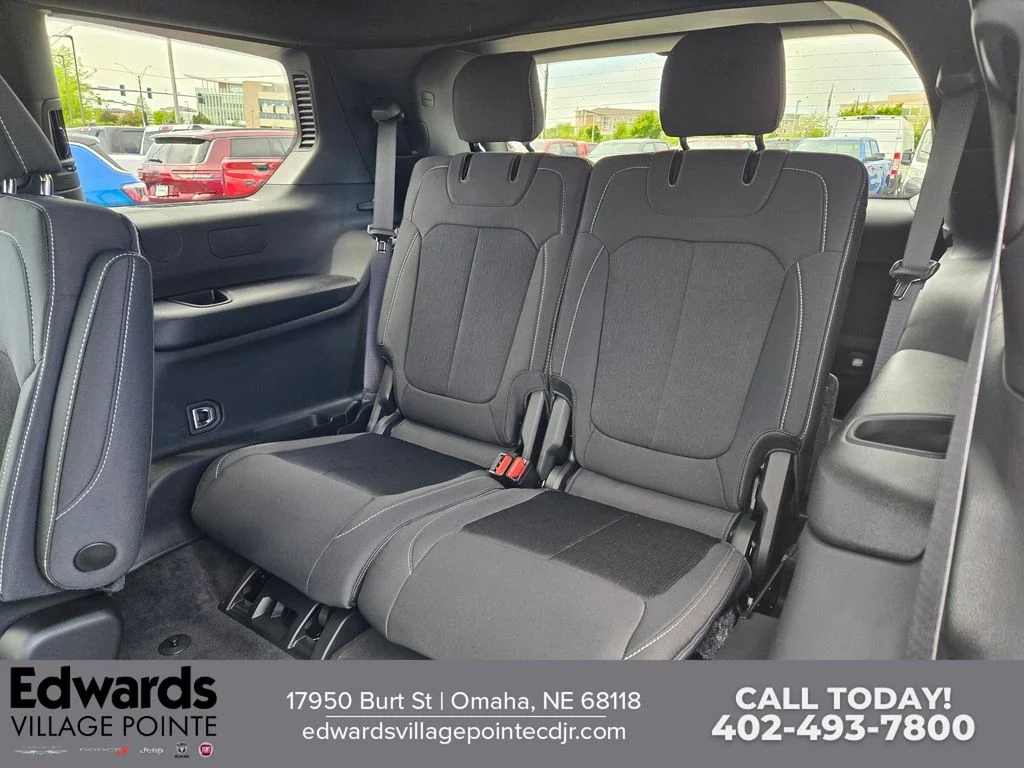New 2026 Bright White Clear-Coat Exterior Paint Jeep Laredo image 28