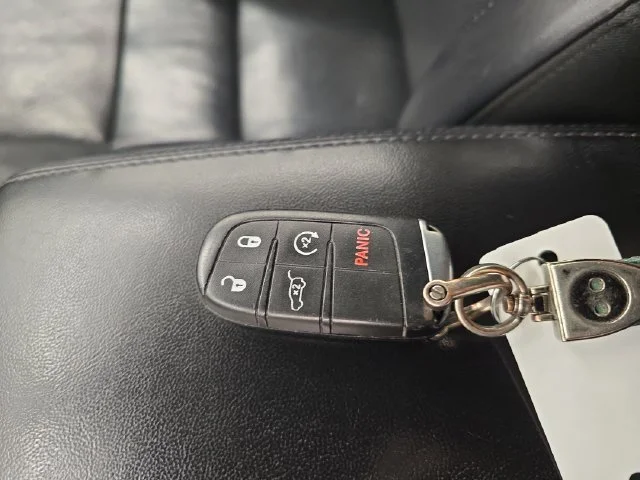 Used 2018 Bright White Clearcoat Jeep Limited image 28