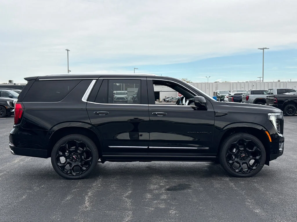 2026 GMC Yukon Denali Ultimate - Photo 11