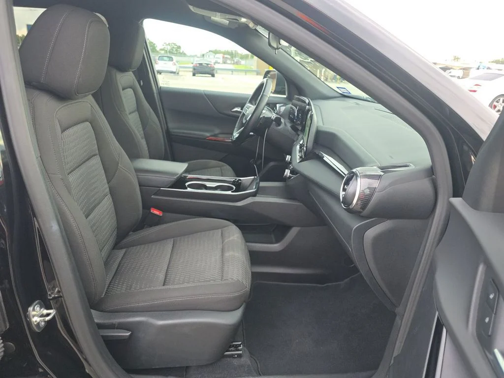 Used 2025 Black Chevrolet LT image 6