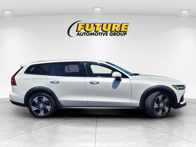 Used 2020 White Volvo T5 image 3