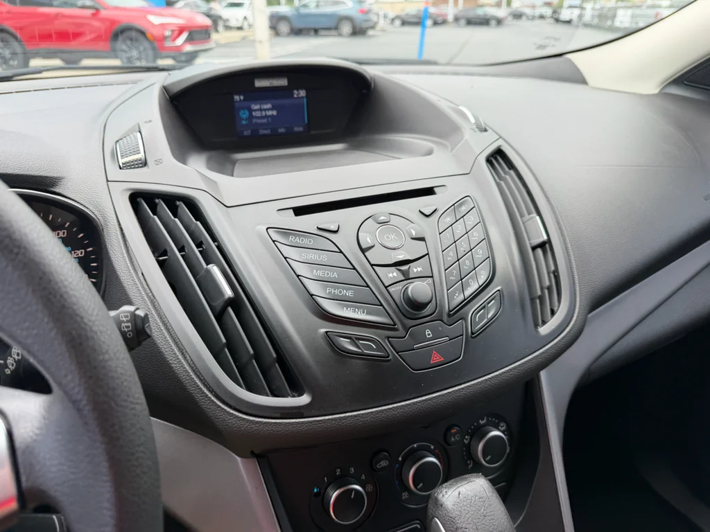 Used 2015 White Ford SE image 10