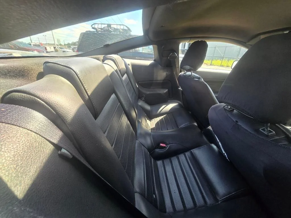 Used 2005 Gray Ford GT Premium image 6