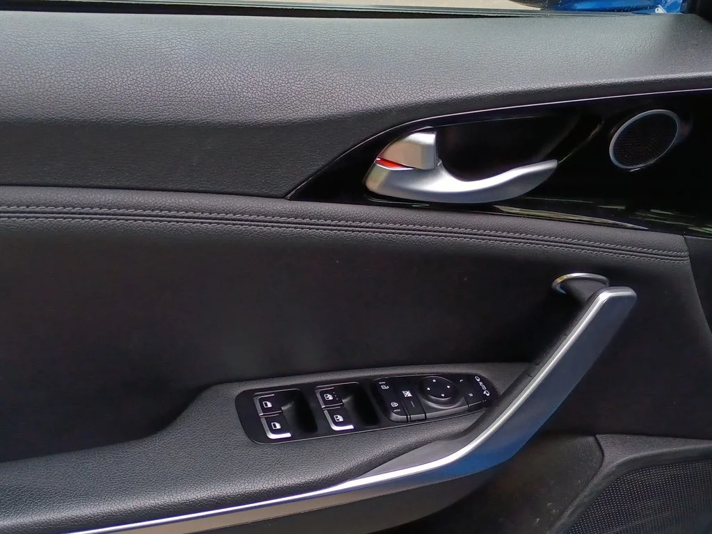 Used 2019 Micro Blue Kia Base image 14