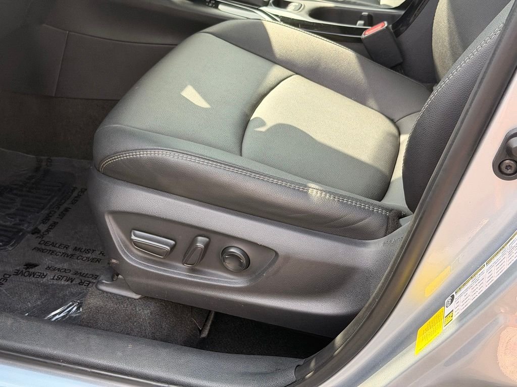 Used 2025 Silver Toyota XLE image 24
