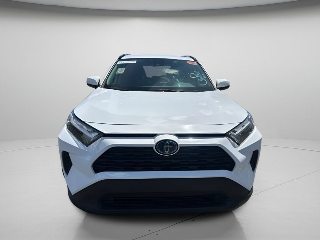 Used 2024 Ice Toyota LE image 3