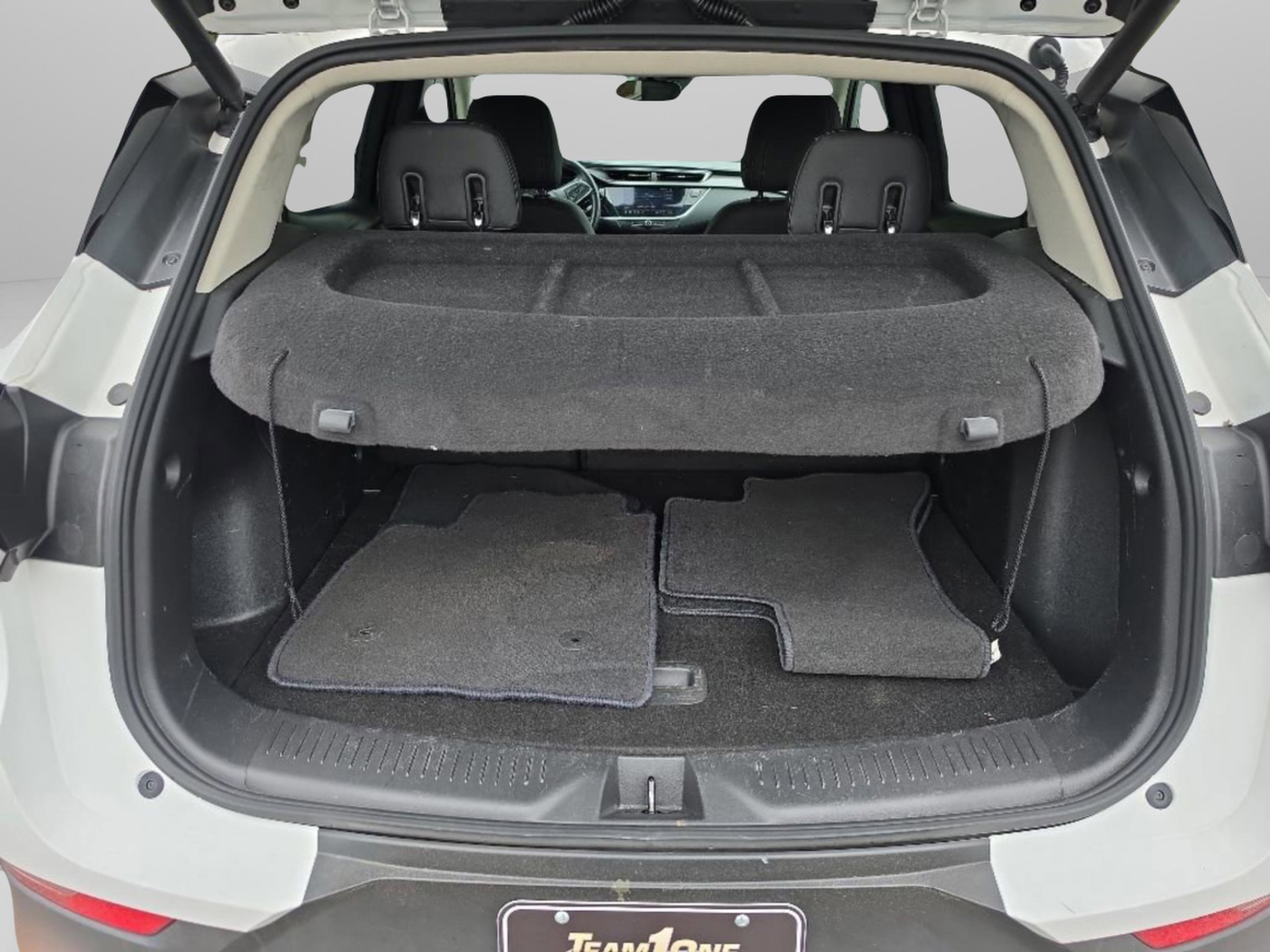 Used 2022 Summit White Buick Select image 10