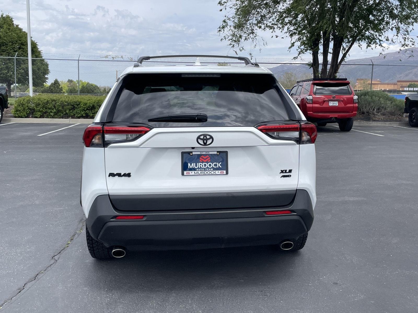 2022 Toyota RAV4 XLE - Photo 10