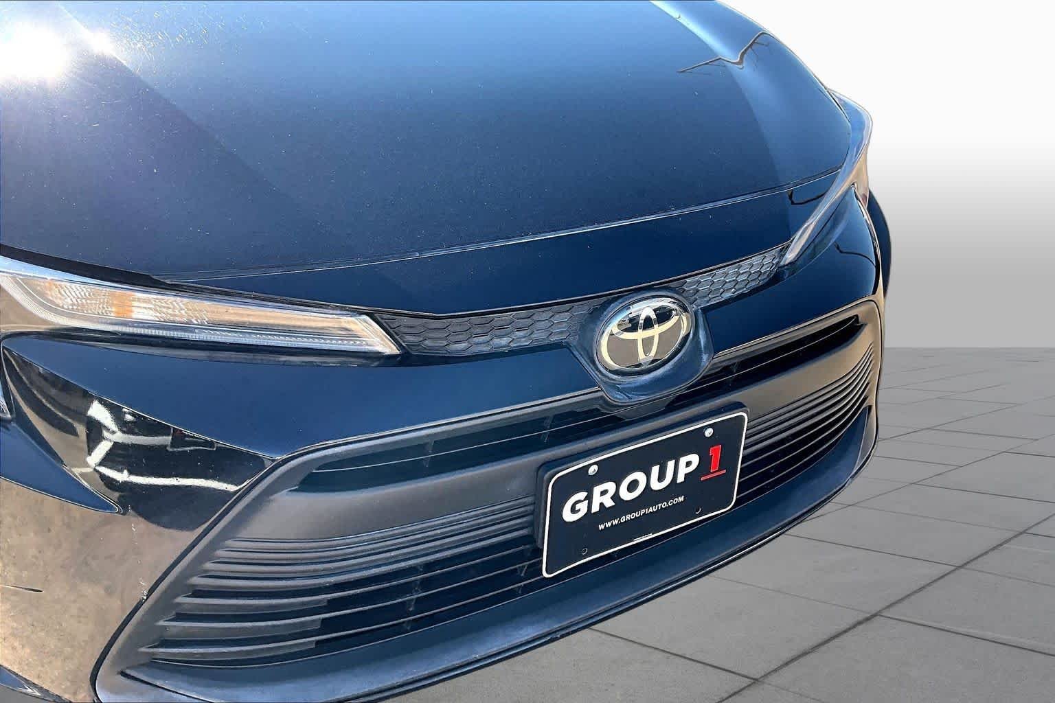 Used 2025 Midnight Black Metallic Toyota LE image 30