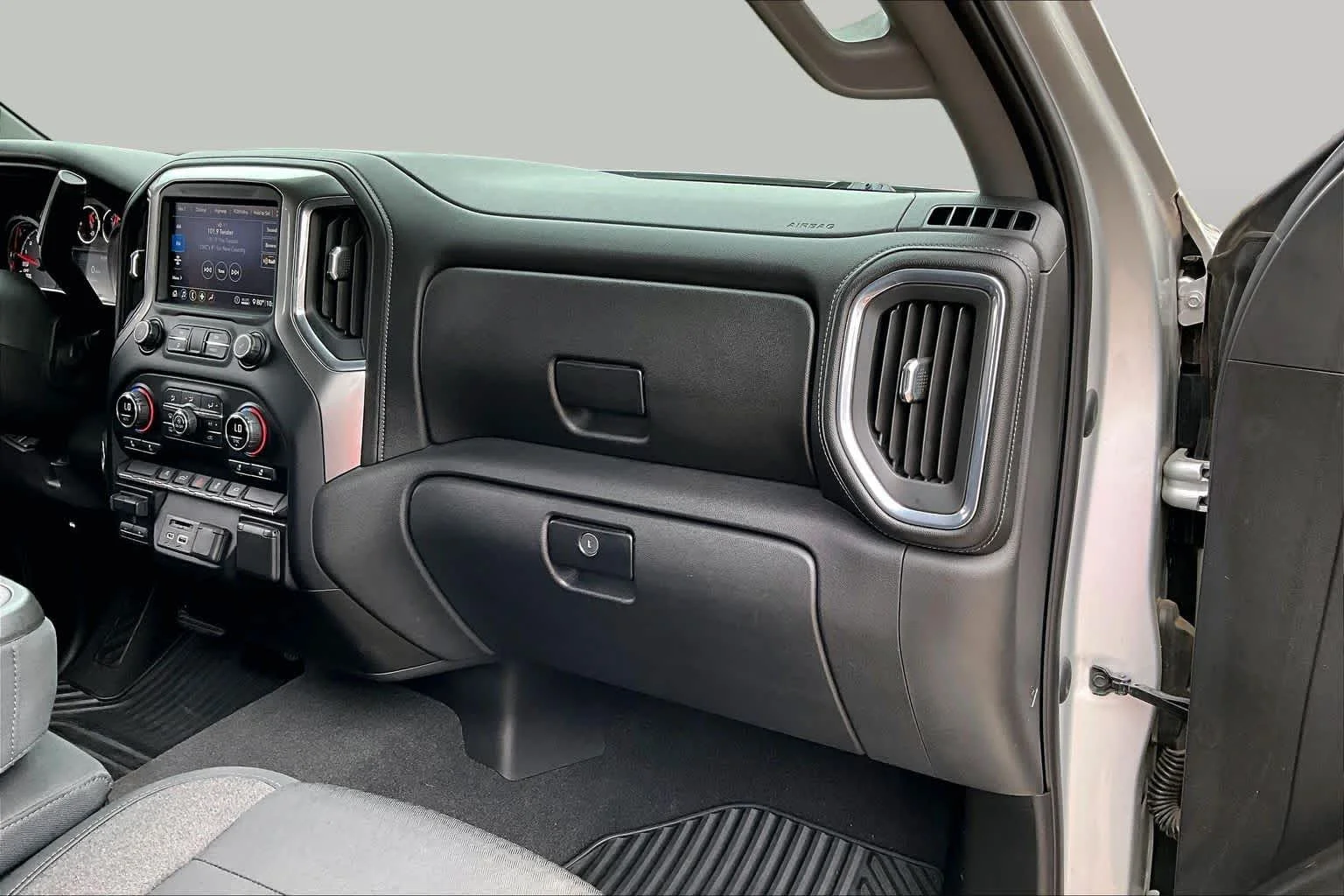 Used 2020 Silver Ice Metallic Chevrolet LT image 17