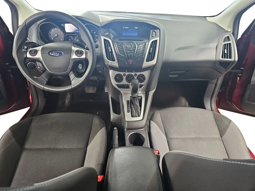 Used 2014 Red Ford SE image 11